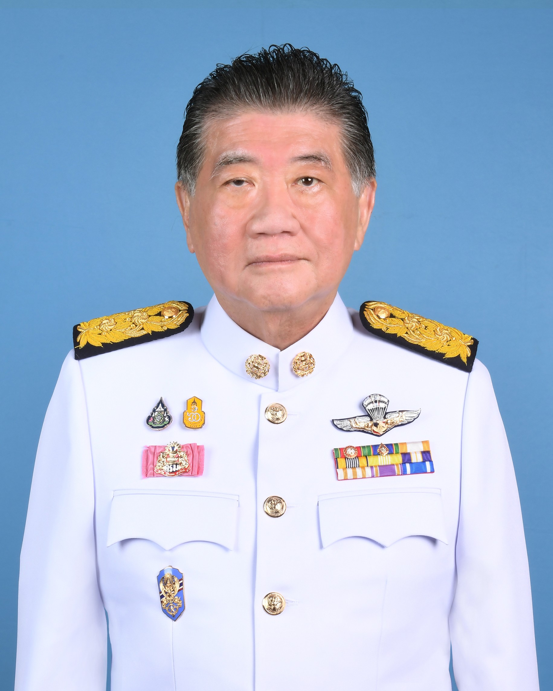 นายภูมิธรรม เวชยชัย